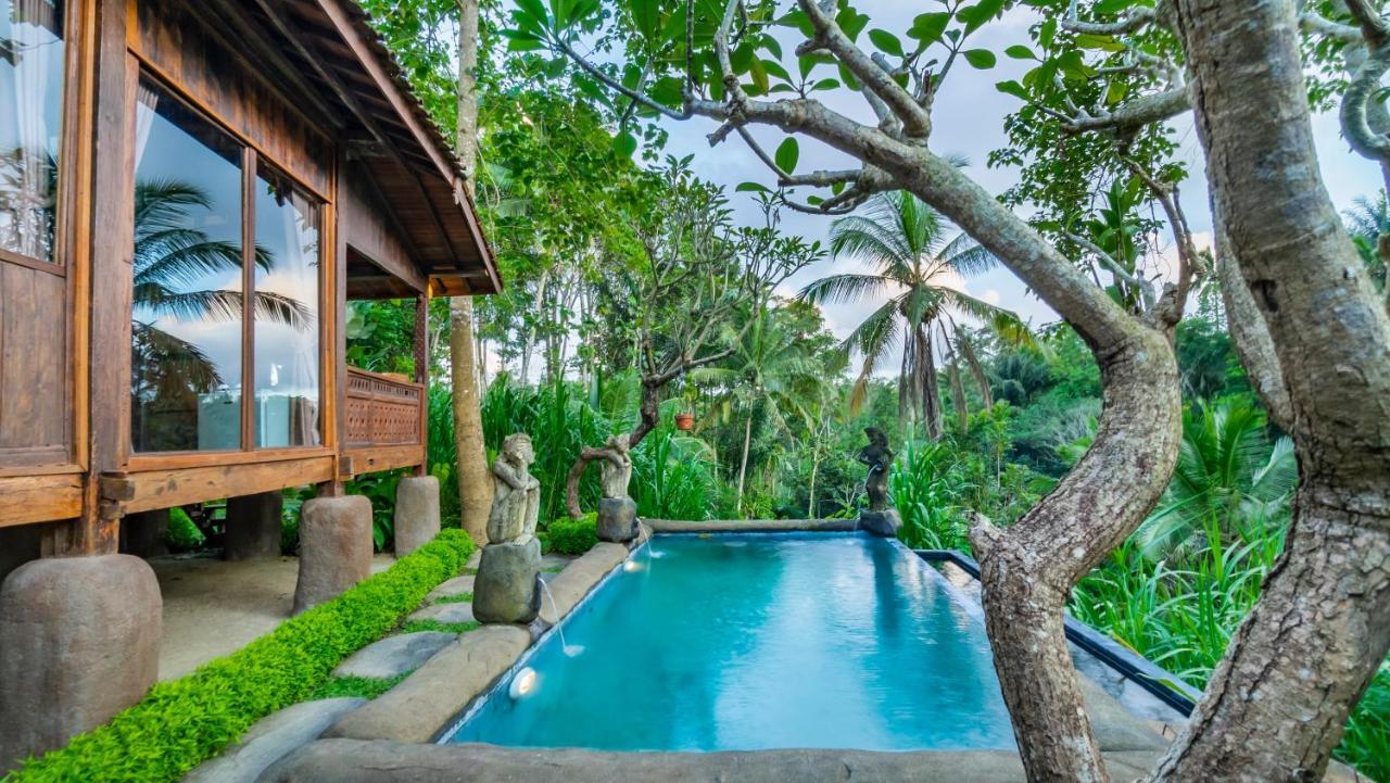 Iyume Villas Тегалаланг Екстериор снимка